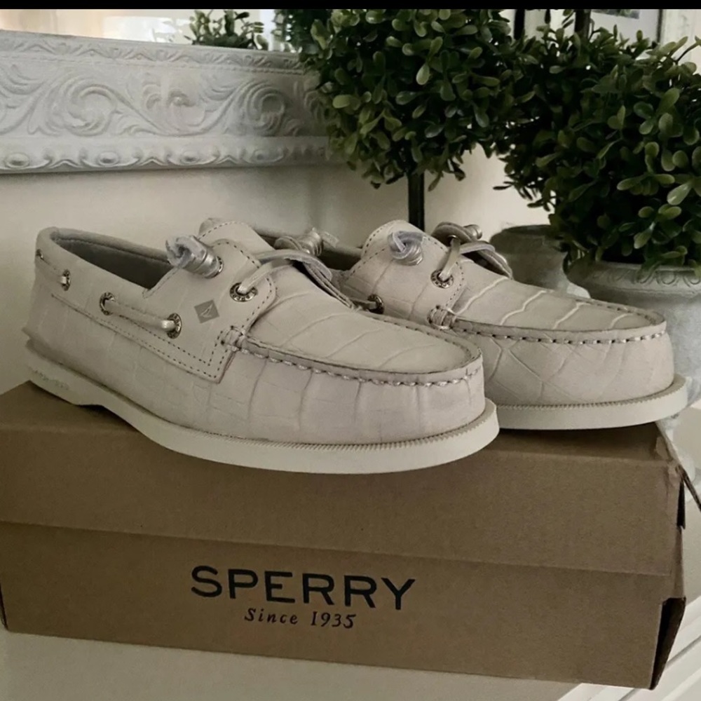 NEW Women’s SPERRY Authentic Original Vida Croc Nubuck Boat Shoe Size 5